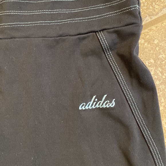 Adidas women’s size medium Capri workout pants - Picture 2 of 4
